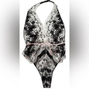 Victoria's Secret Very Sexy Floral Lace Halter Plunge Teddy Medium Black White